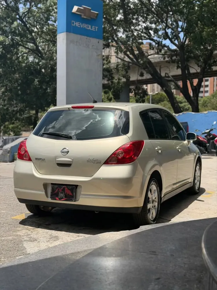 Vista 16 del vehículo: Nissan Tiida