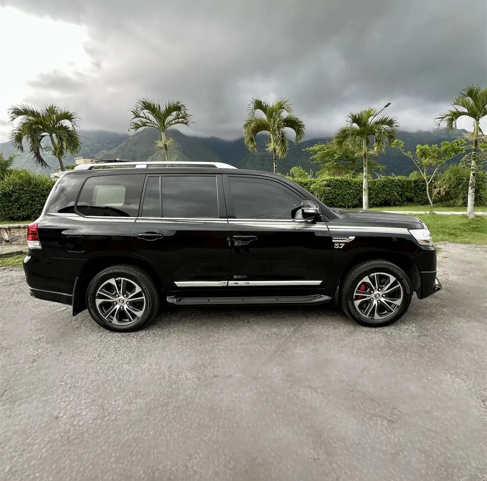Vista 4 del vehículo: Toyota Land Cruiser