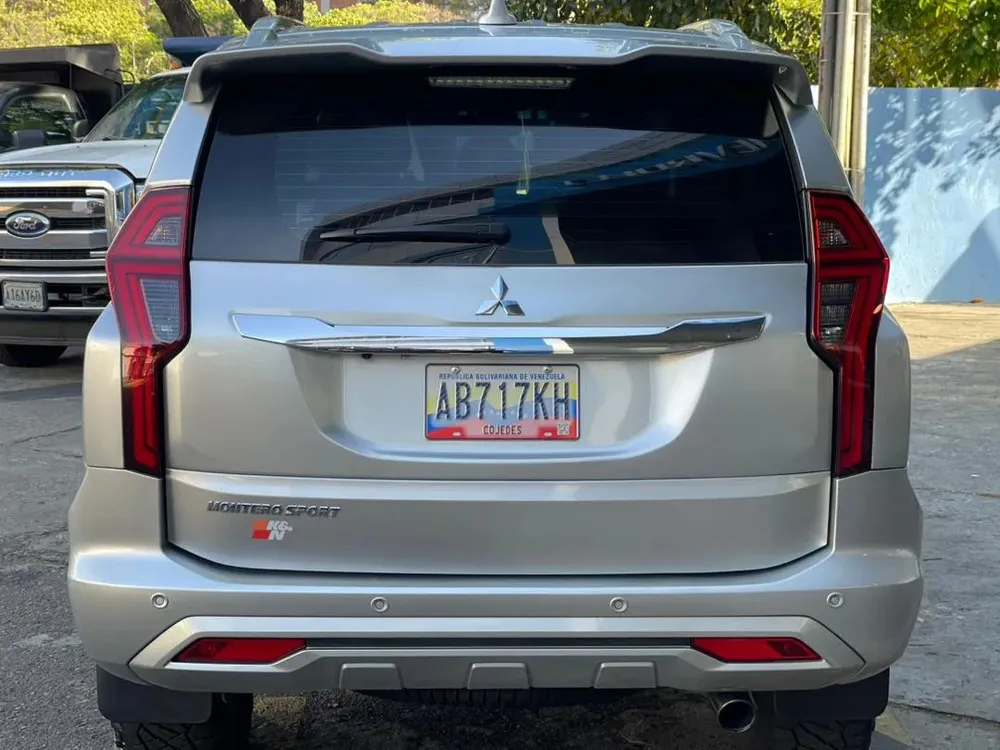 Vista 2 del vehículo: Mitsubishi Montero