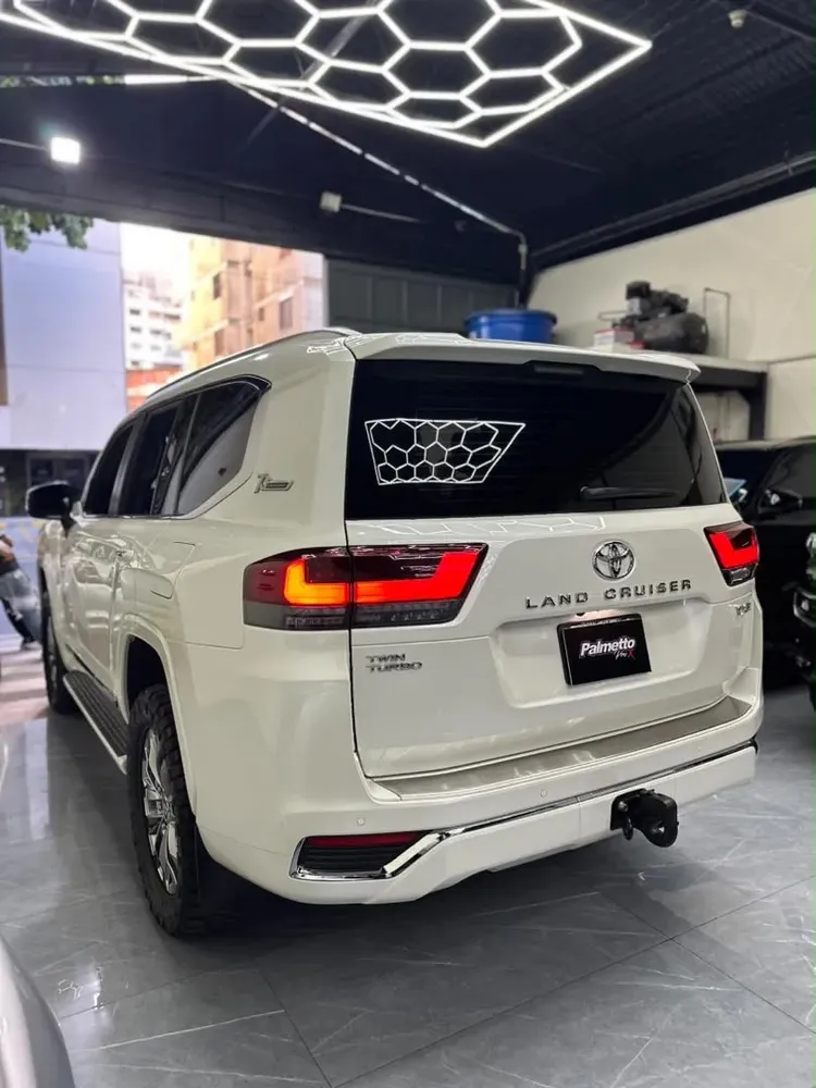 Vista 12 del vehículo: Toyota Lc300