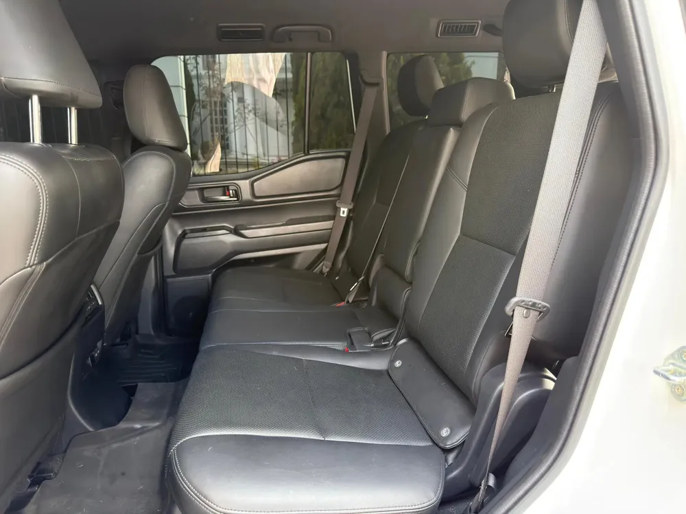 Vista 9 del vehículo: Toyota Prado