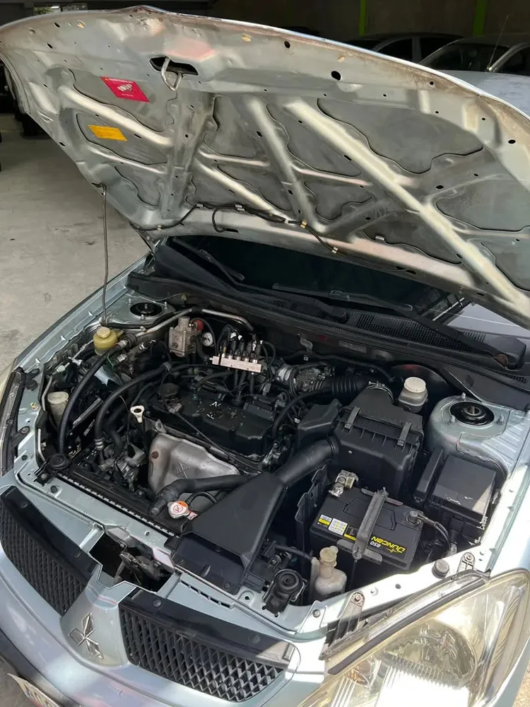 Vista 10 del vehículo: Mitsubishi Lancer