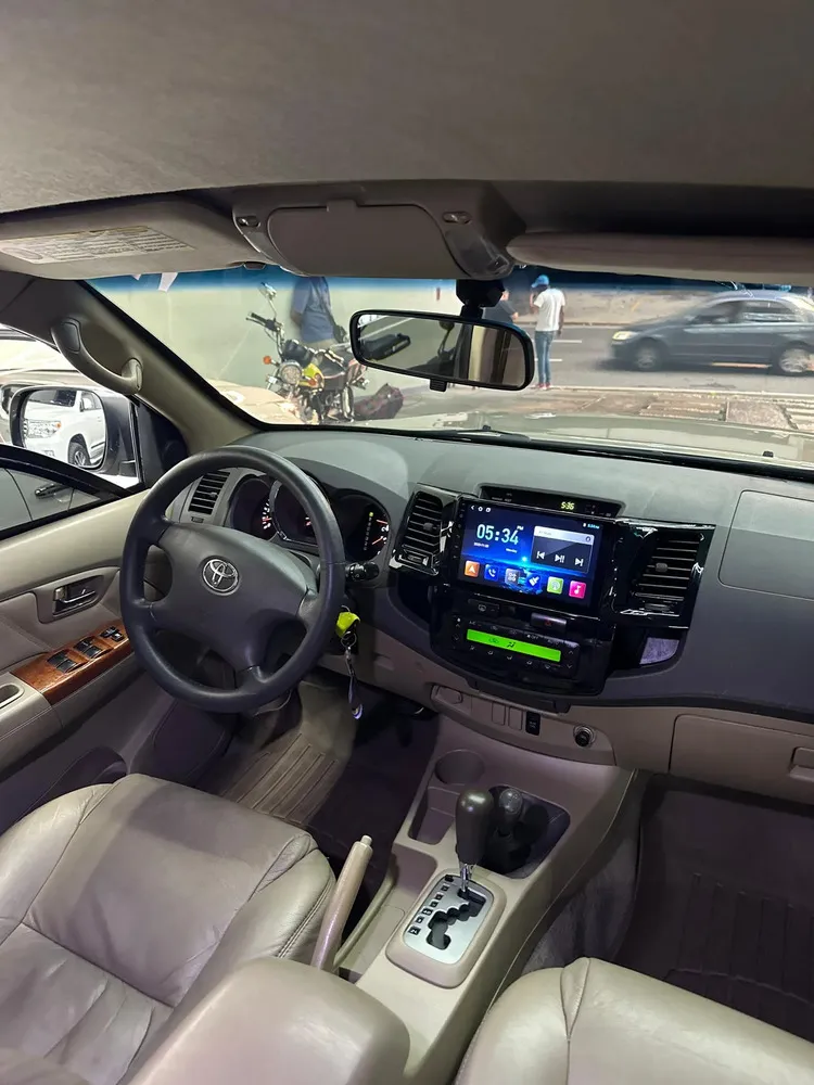 Vista 9 del vehículo: Toyota Fortuner