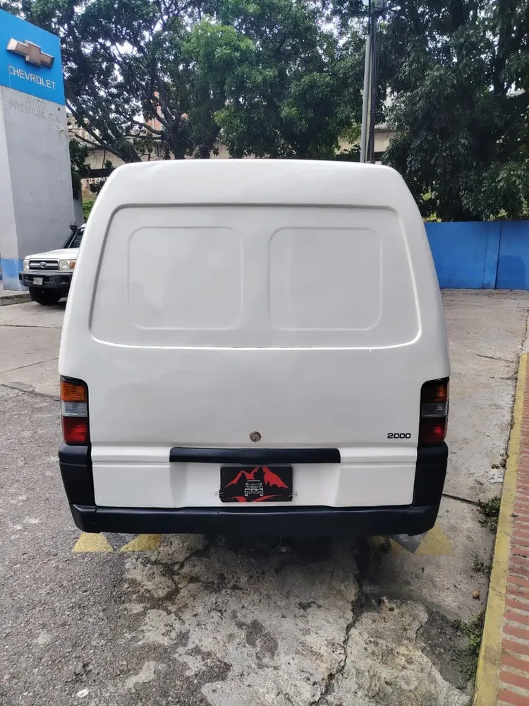 Vista 4 del vehículo: Mitsubishi Panel
