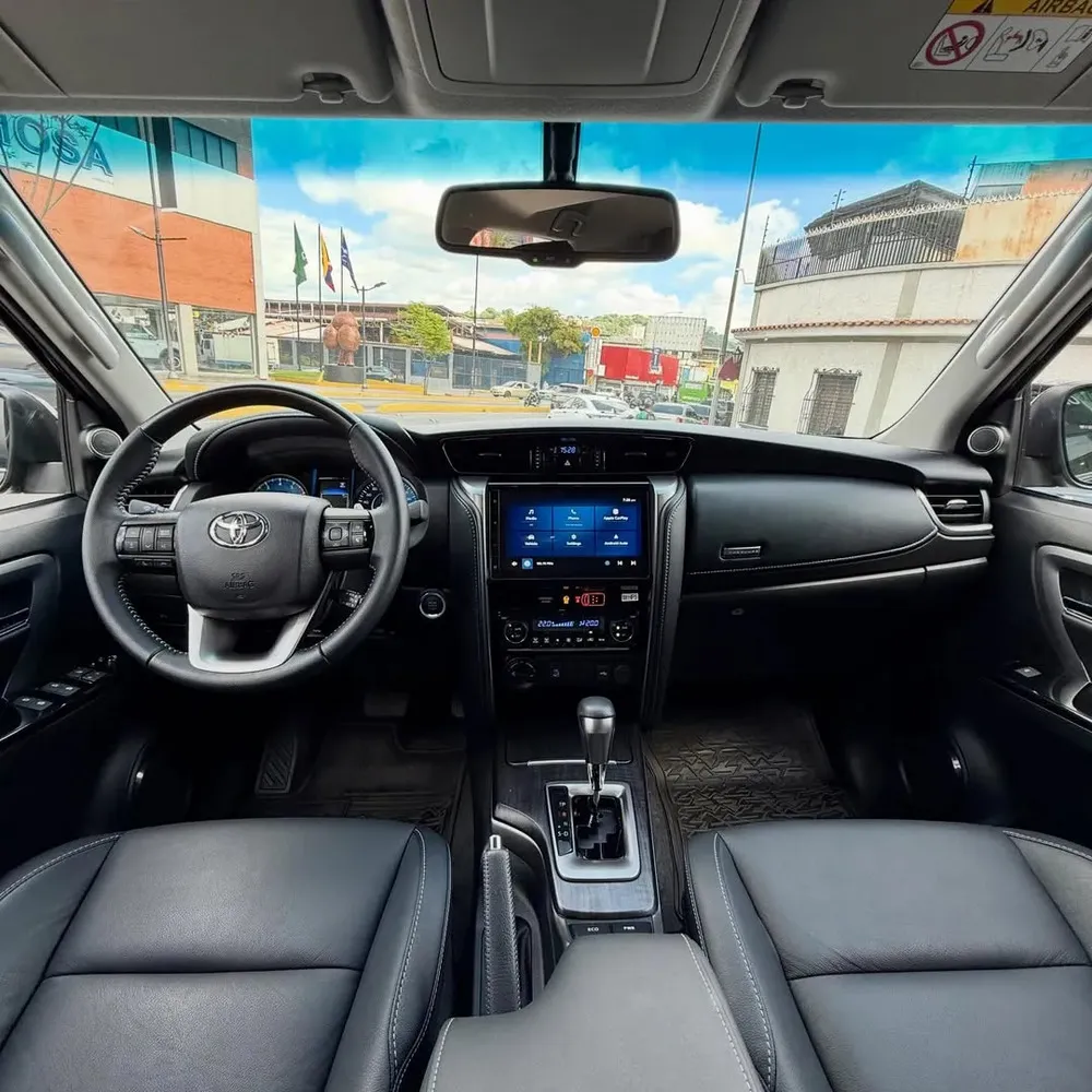 Vista 6 del vehículo: Toyota Fortuner