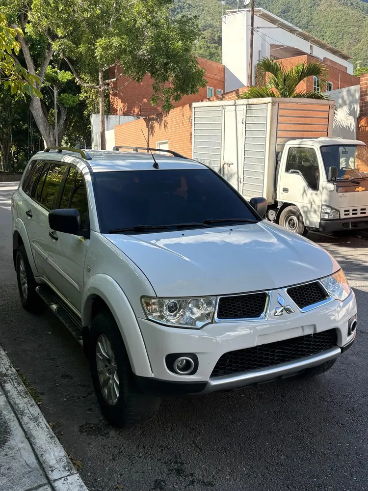 Vista 4 del vehículo: Mitsubishi Montero