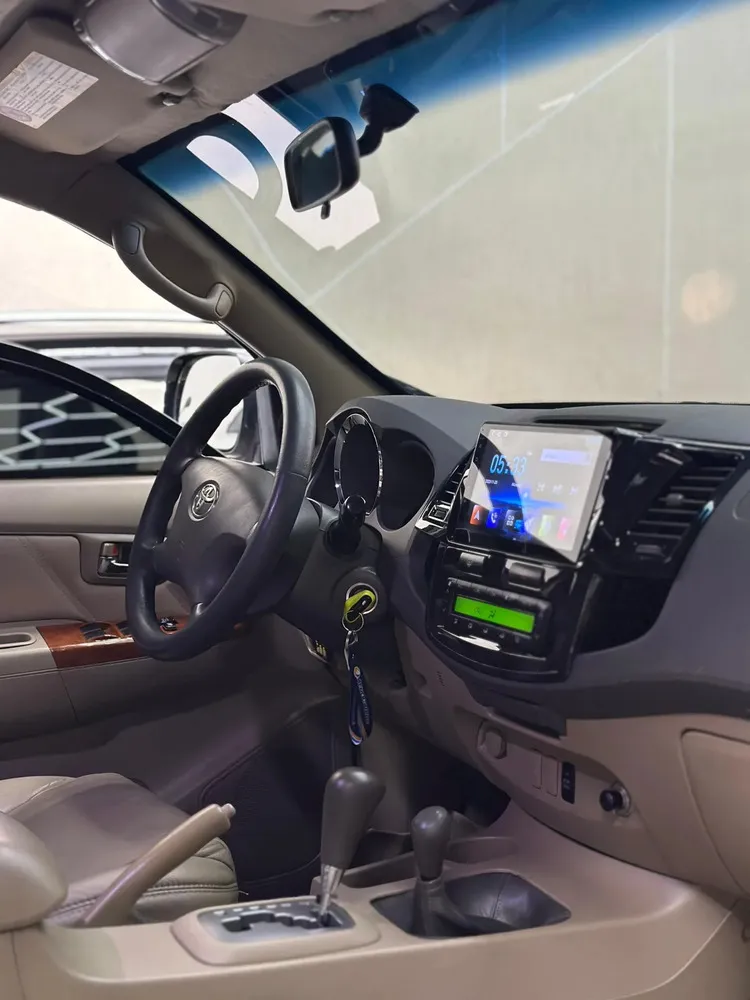 Vista 8 del vehículo: Toyota Fortuner