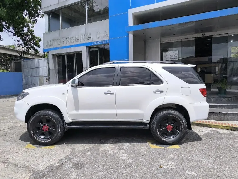 Vista 17 del vehículo: Toyota Fortuner