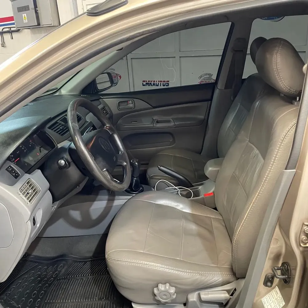 Vista 4 del vehículo: Mitsubishi Lancer