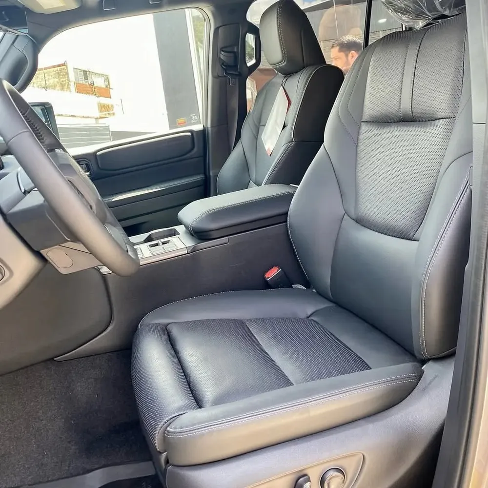 Vista 4 del vehículo: Toyota Land Cruiser
