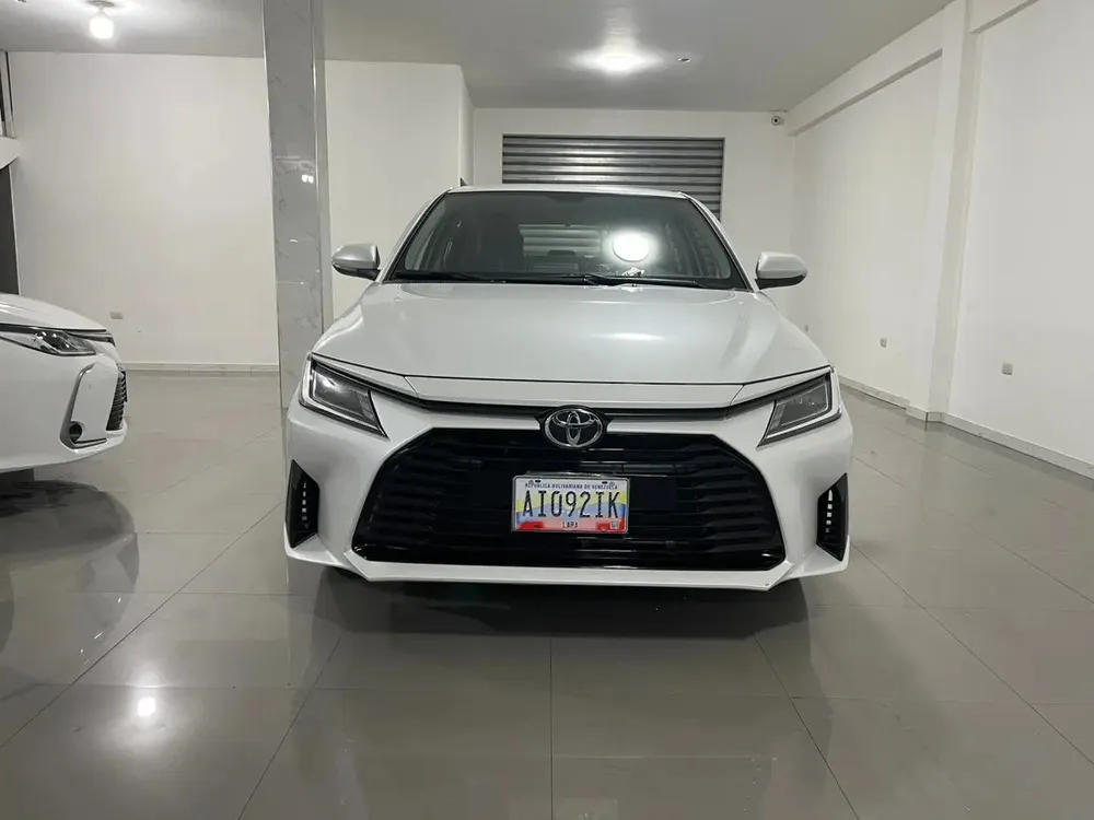 Vista 2 del vehículo: Toyota Yaris