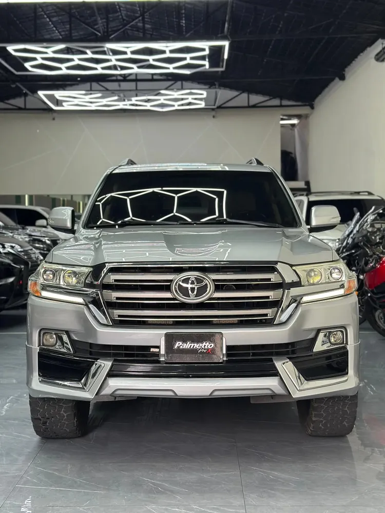 Vista 4 del vehículo: Toyota Lc200