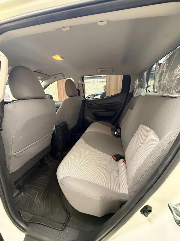 Vista 7 del vehículo: Mitsubishi L200