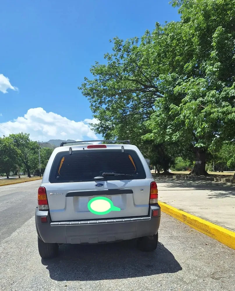 Vista 3 del vehículo: Ford Escape