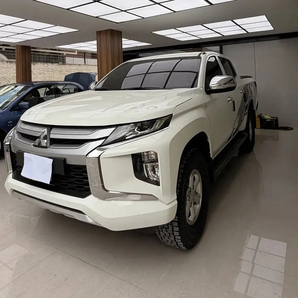 Mitsubishi L200 2023 - Vista principal
