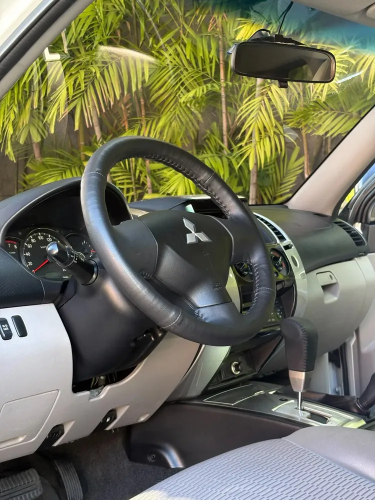 Vista 9 del vehículo: Mitsubishi Montero