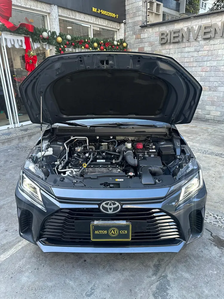 Vista 3 del vehículo: Toyota Yaris
