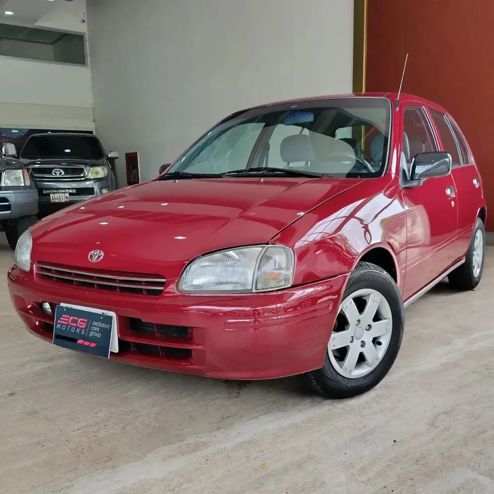 Toyota Starlet 2001 - Vista principal