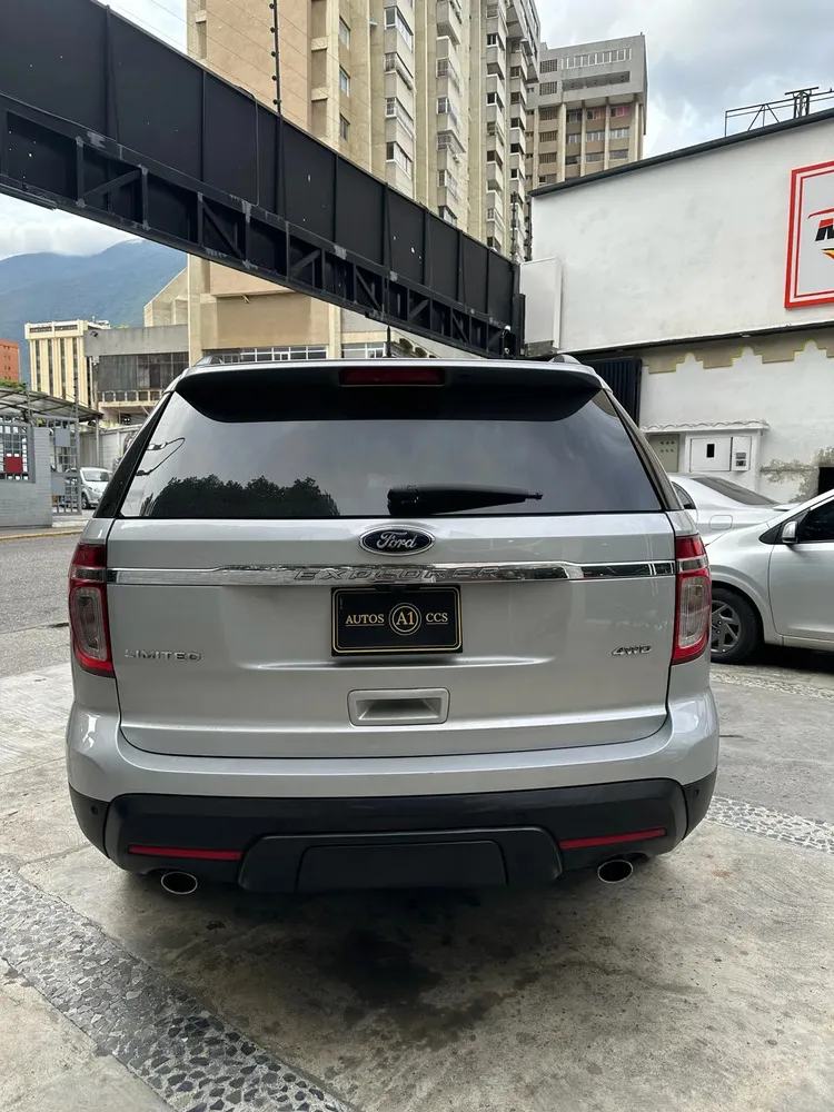 Vista 2 del vehículo: Ford Explorer