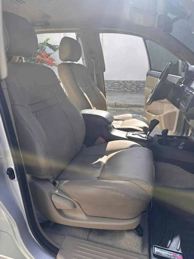 Vista 9 del vehículo: Fortuner 2015