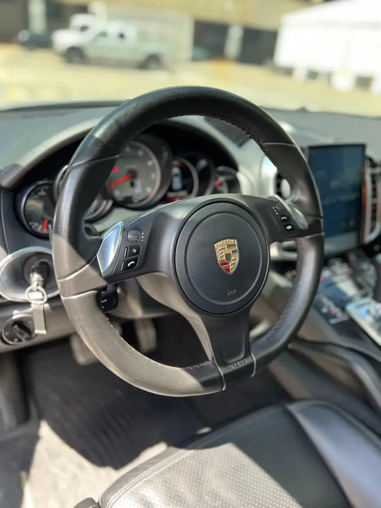 Vista 9 del vehículo: Porshe Cayennes