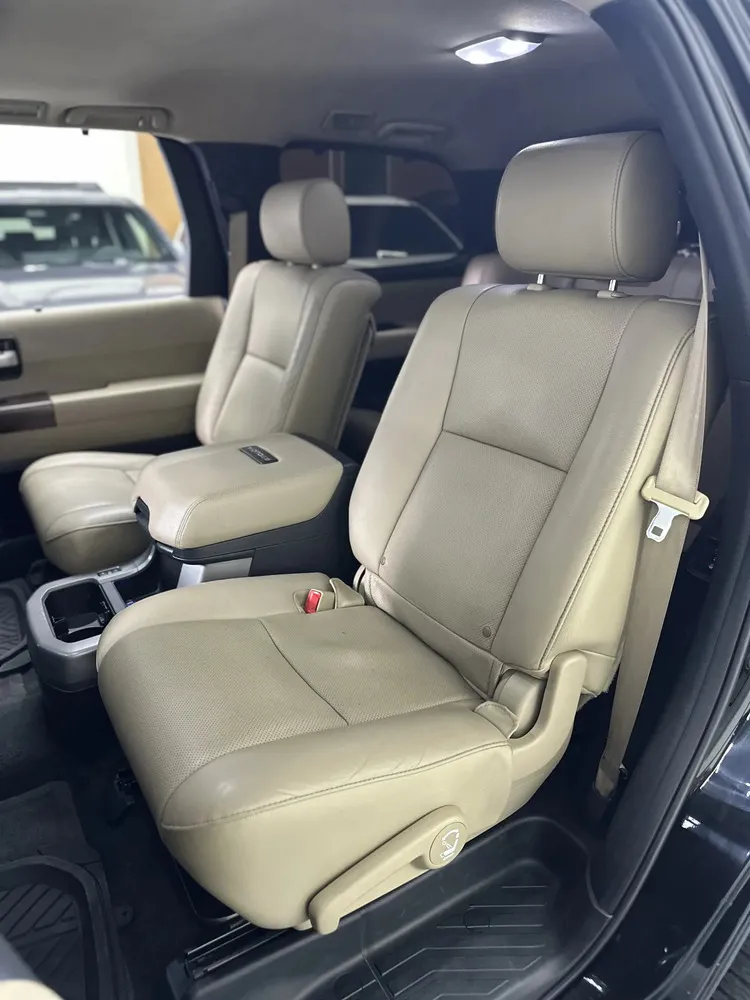 Vista 8 del vehículo: Toyota Sequoia
