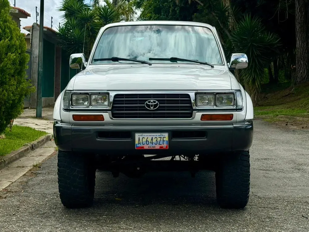 Vista 4 del vehículo: Toyota Serie