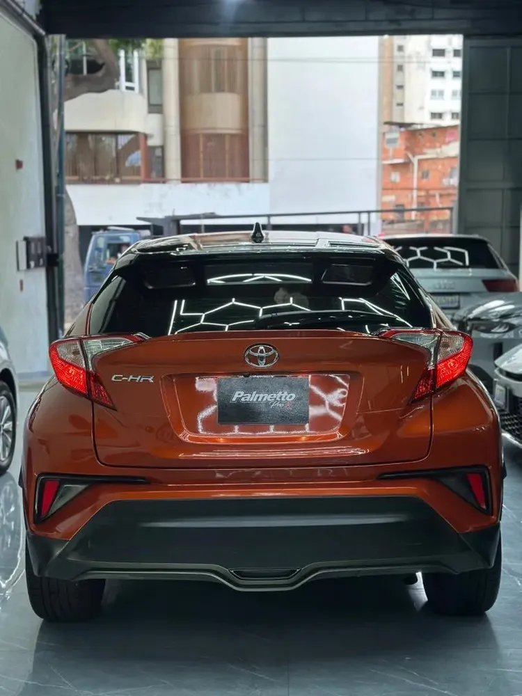 Vista 13 del vehículo: Toyota Ch-r