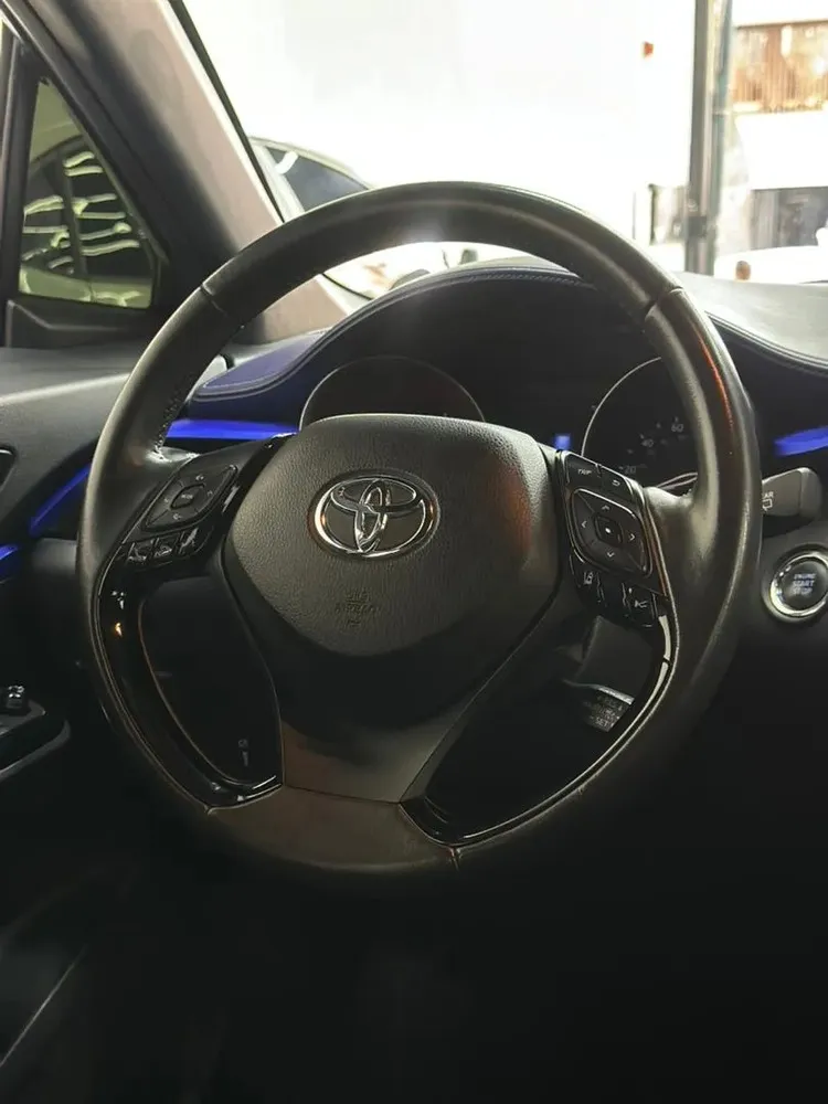Vista 9 del vehículo: Toyota Ch-r