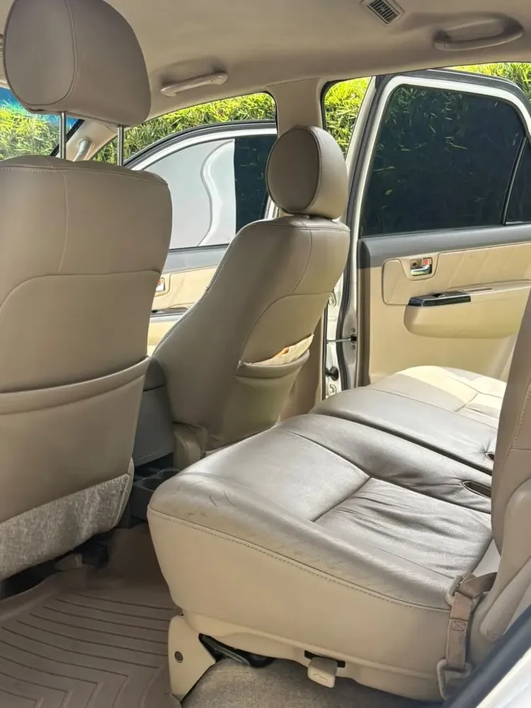 Vista 18 del vehículo: Toyota Fortuner