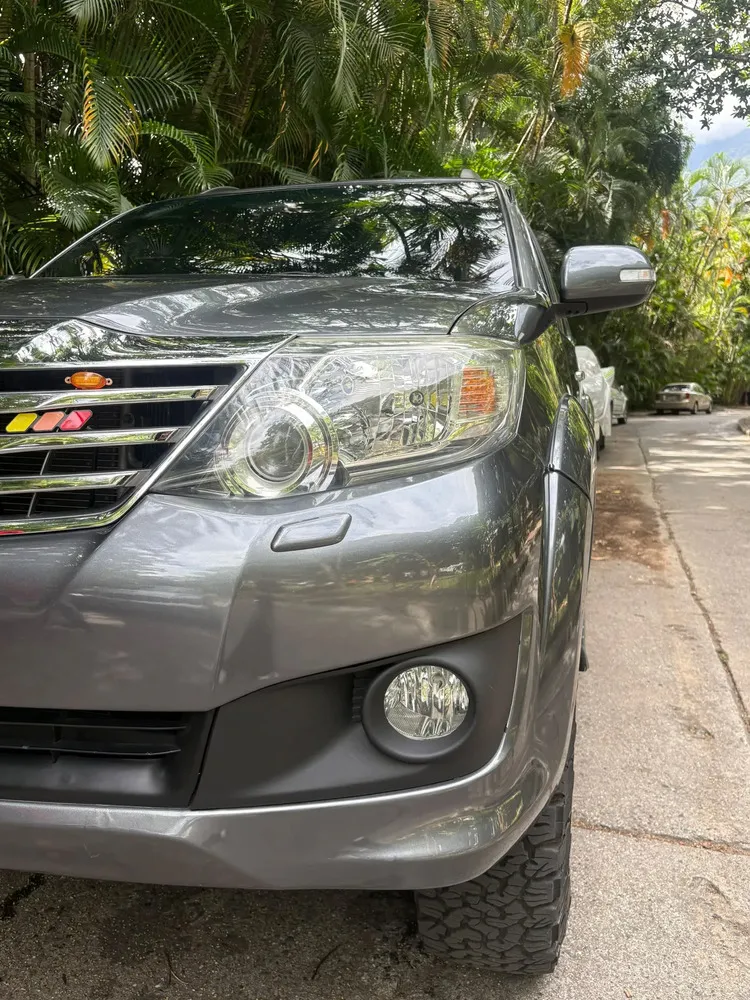 Vista 18 del vehículo: Toyota Fortuner