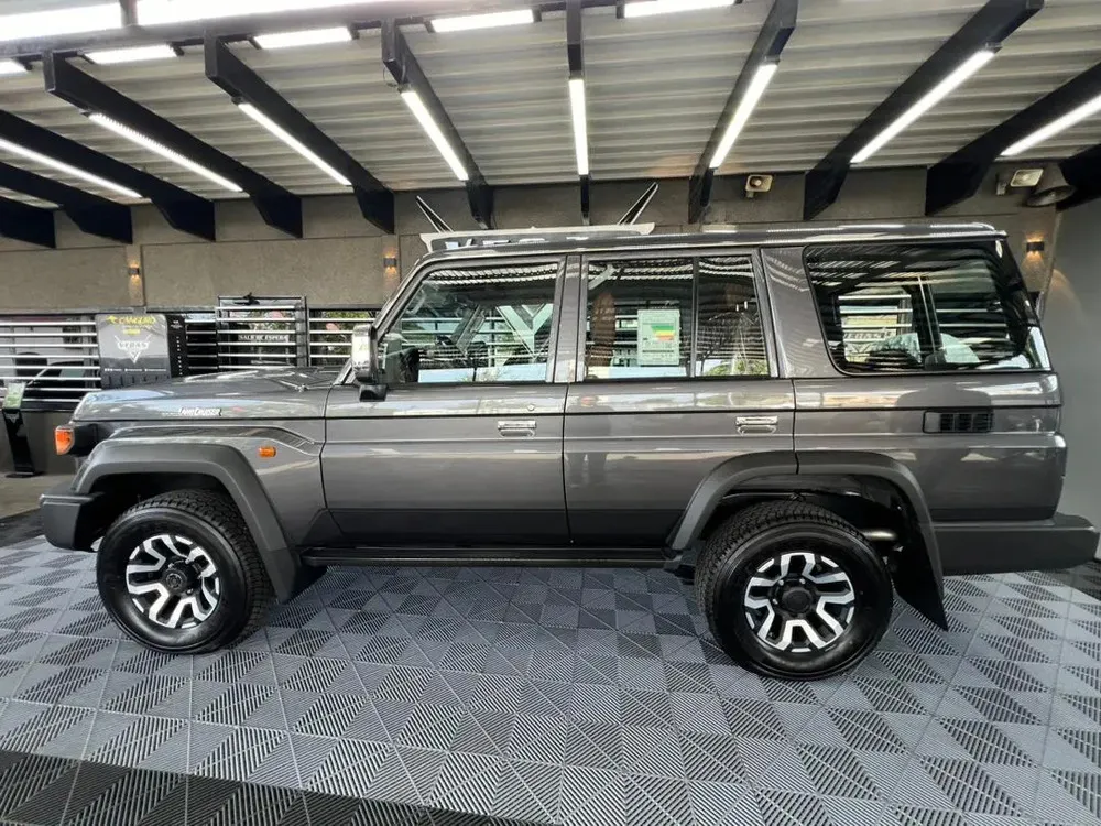 Vista 2 del vehículo: Toyota Land Cruiser
