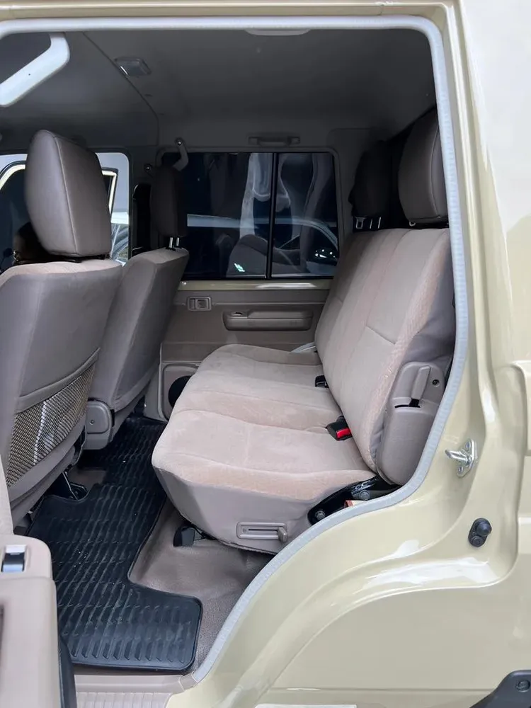 Vista 6 del vehículo: Toyota Lc