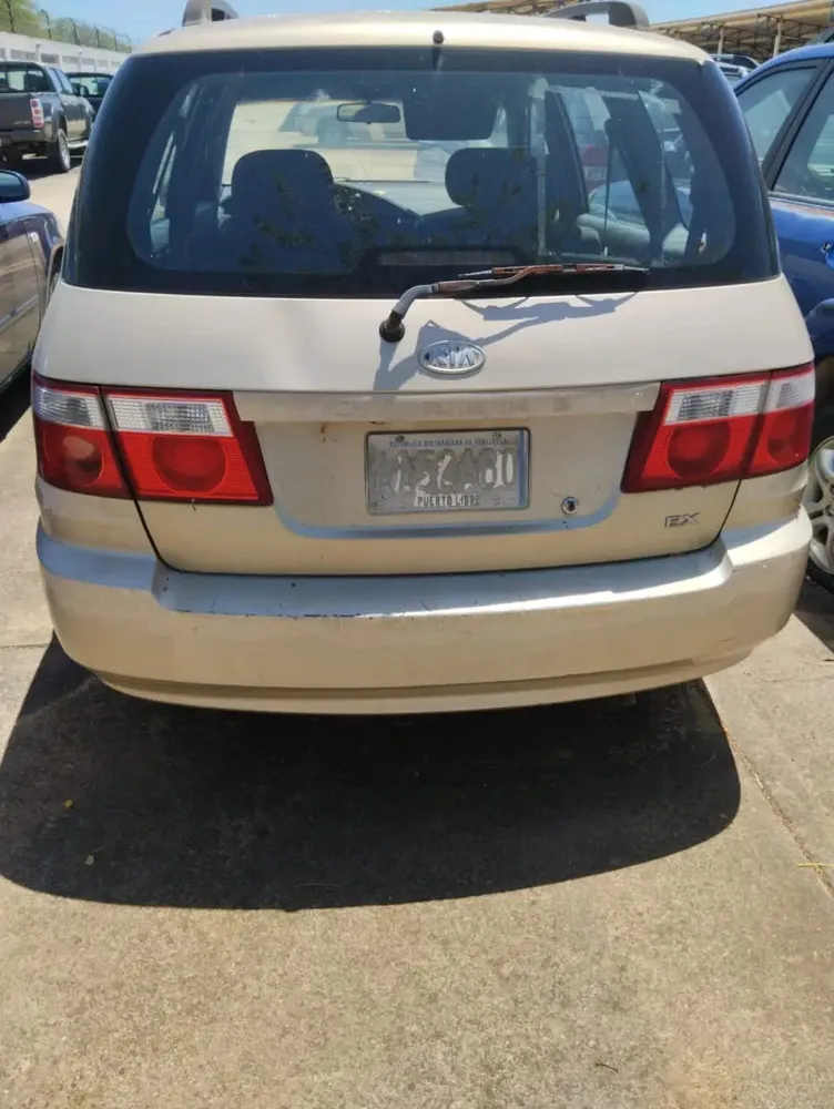 Vista 3 del vehículo: Kia Carens