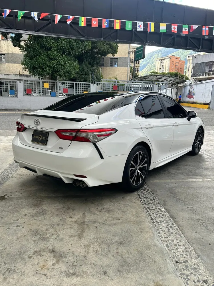 Vista 12 del vehículo: Toyota Camry