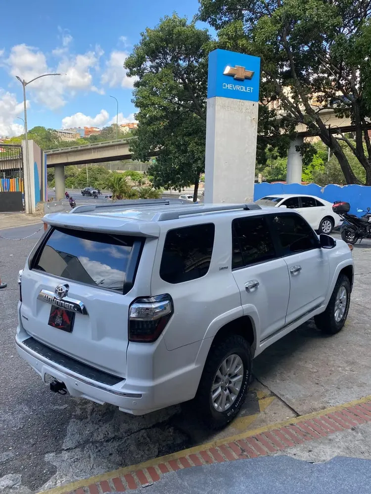 Vista 3 del vehículo: Toyota 4runner