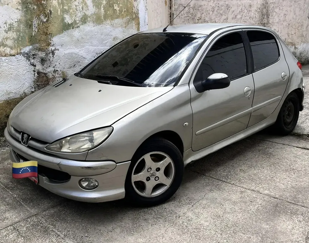 Peugeot 206 - Foto 1