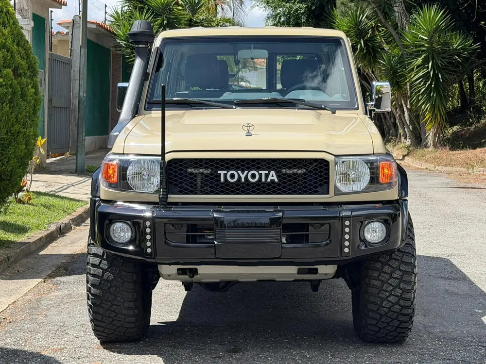 Vista 4 del vehículo: Toyota Serie