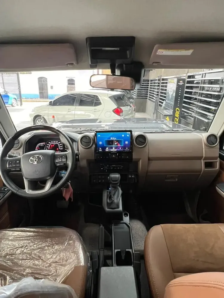 Vista 4 del vehículo: Toyota Land Cruiser