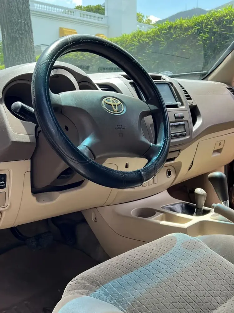 Vista 9 del vehículo: Toyota Fortuner