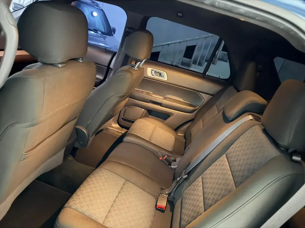 Vista 5 del vehículo: Ford Explorer