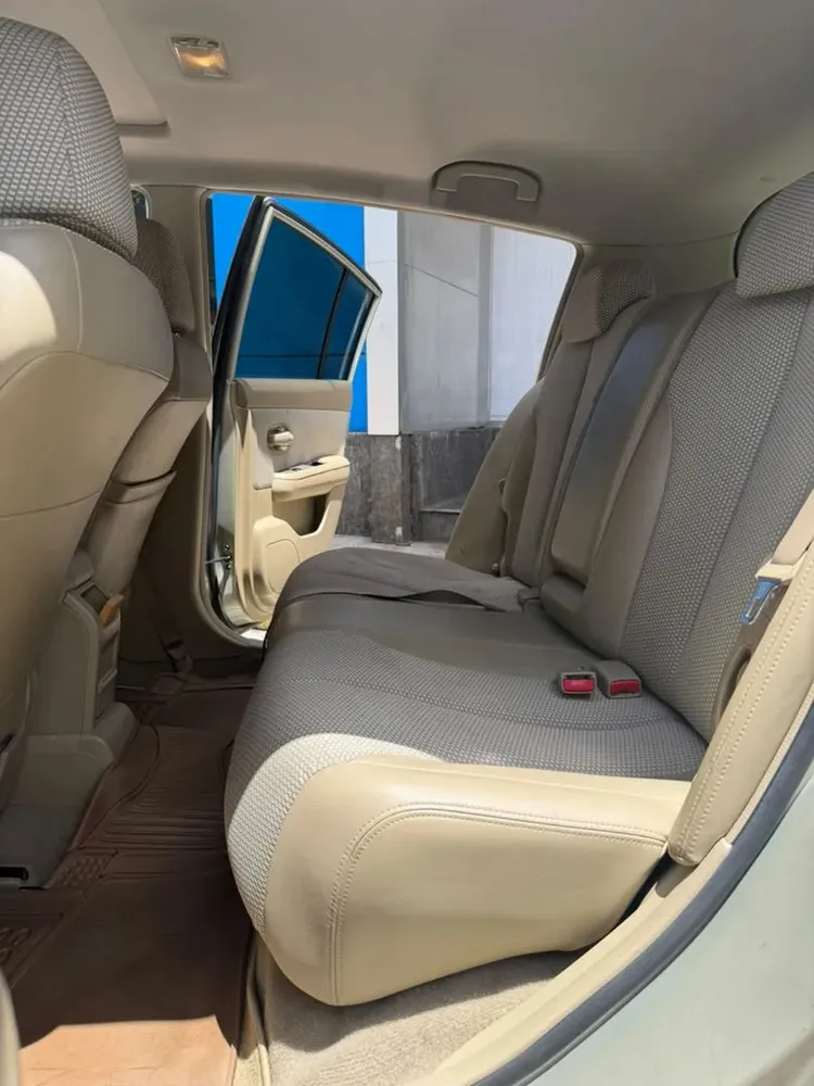 Vista 7 del vehículo: Nissan Tiida