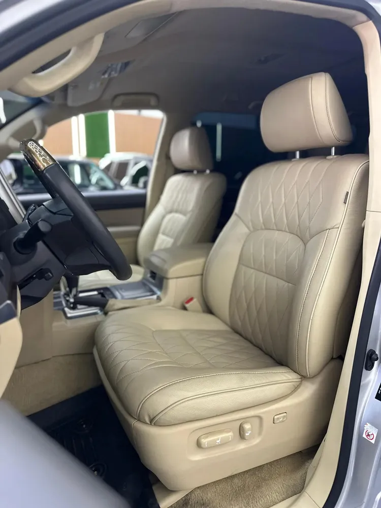 Vista 6 del vehículo: Toyota Lc200