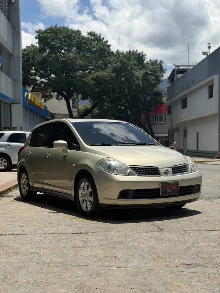 Vista 5 del vehículo: Nissan Tiida