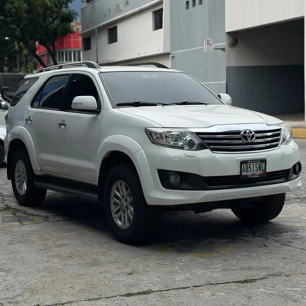 Vista 2 del vehículo: Toyota Fortuner