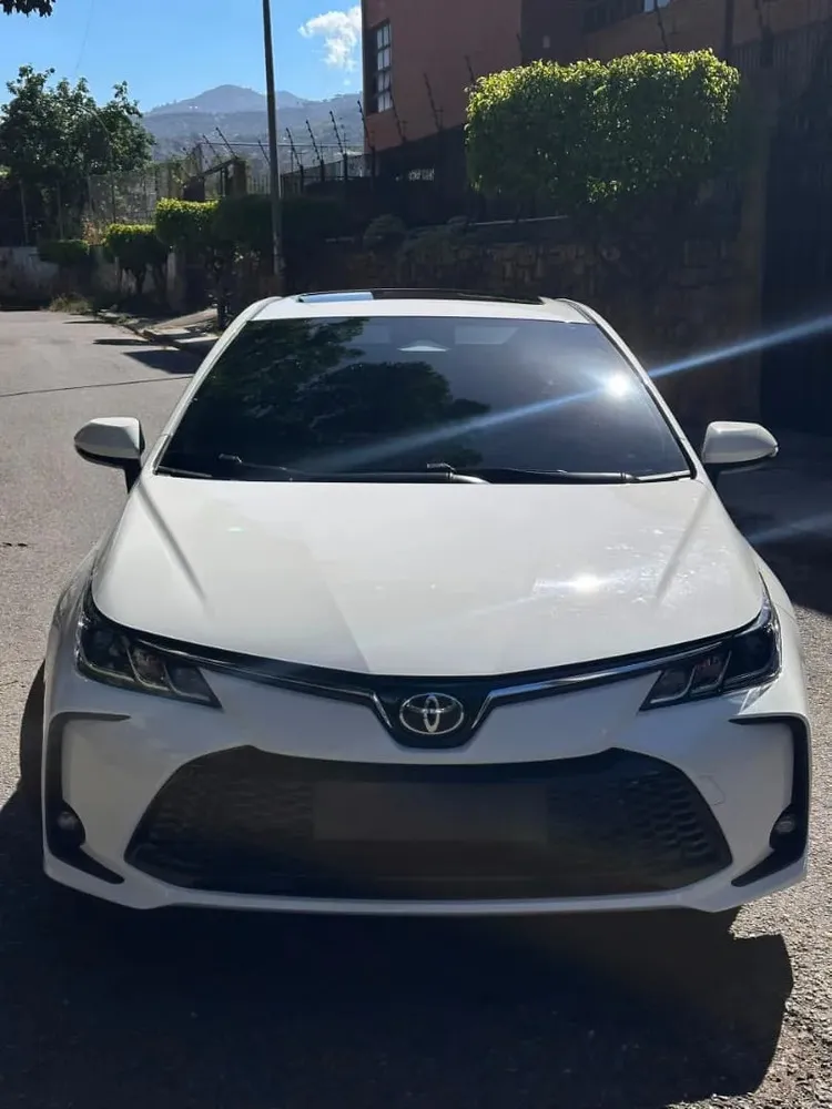 Vista 3 del vehículo: Toyota Corolla