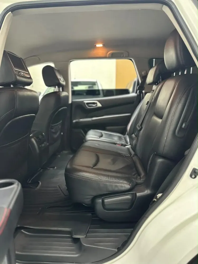 Vista 7 del vehículo: Nissan Pathfinder