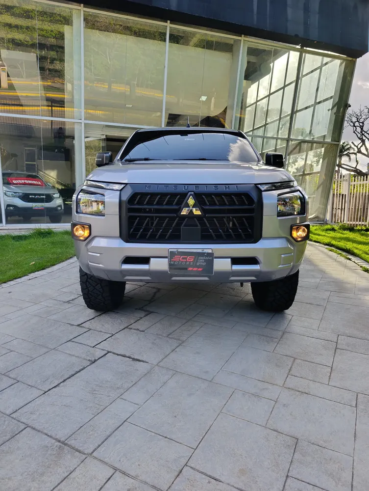 Vista 2 del vehículo: Mitsubishi L200