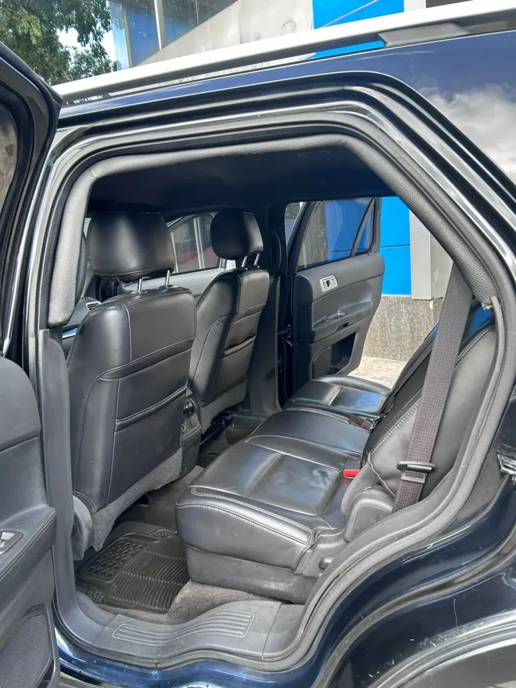 Vista 5 del vehículo: Ford Explorer