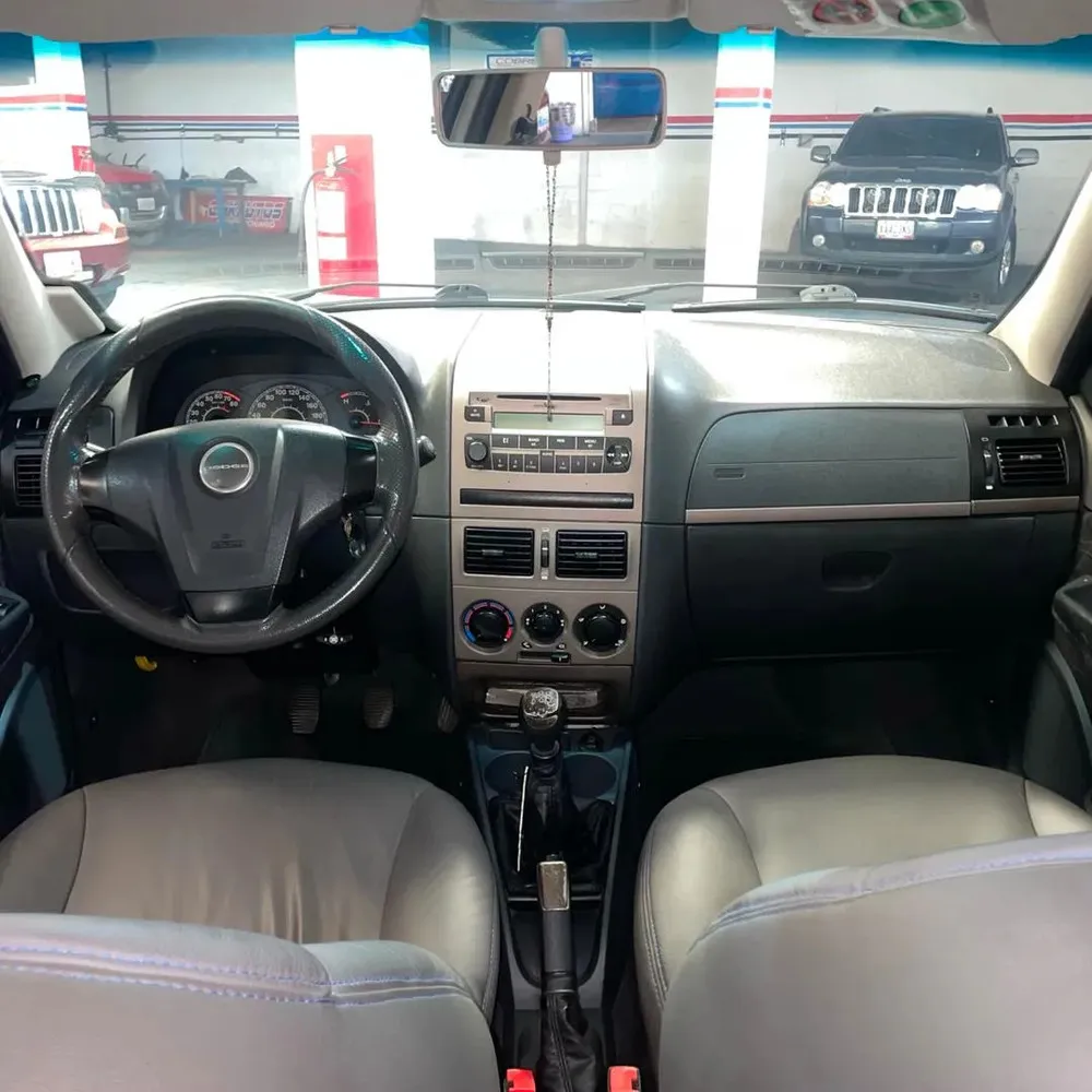 Vista 4 del vehículo: Dodge Forza